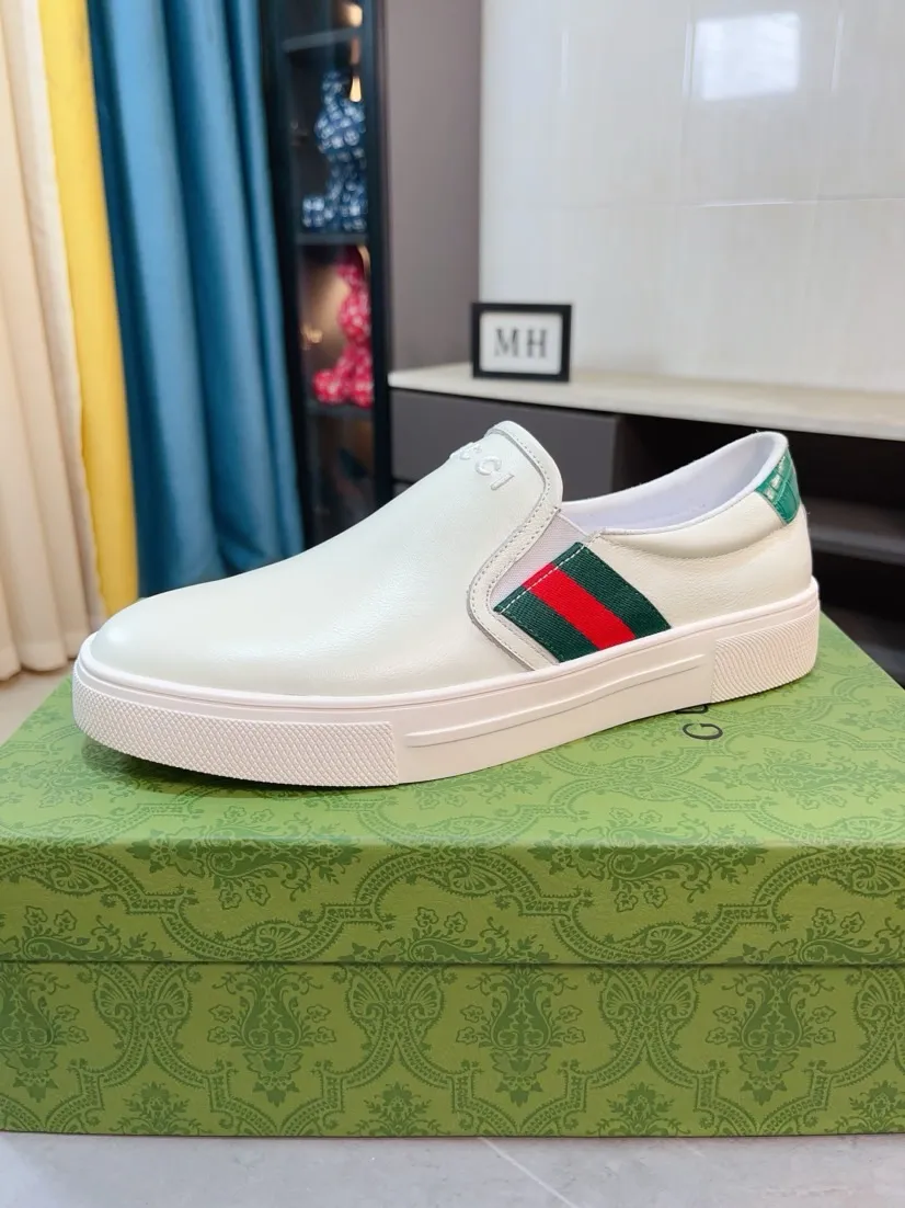 Men's shoes 💰458🌹🌹GUCCI [Gucci] New high-end brand of men's shoes, the latest fashionable casual men's shoes, trendy and versatile, relaxed and sporty style, uppers imported from Italy, first-layer cowhide, genuine leather lining, and ultra-fine workmanship. Original personalized fashionable rubber wear-resistant outsole, light and comfortable on the foot, size 38-44